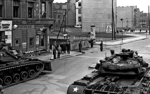 Tanks at Checkpoint Charlie in Berlin, 1961
